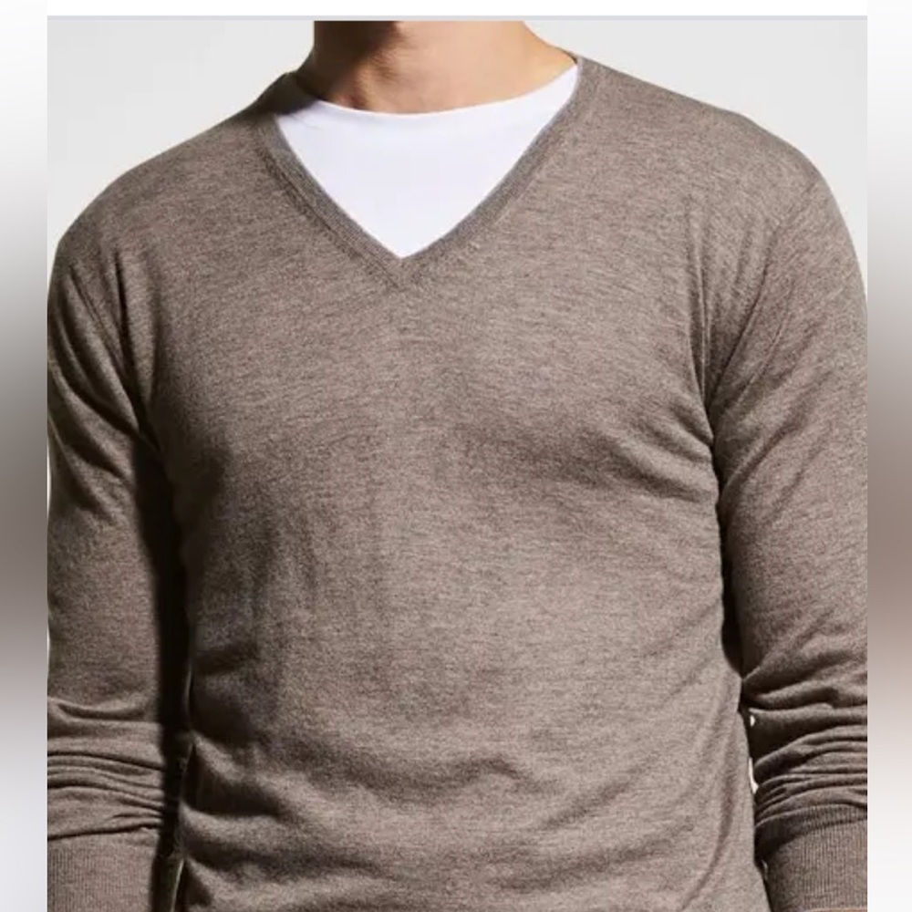 Banana Republic light heather brown silk blend luxury blend V Neck sweater/Med